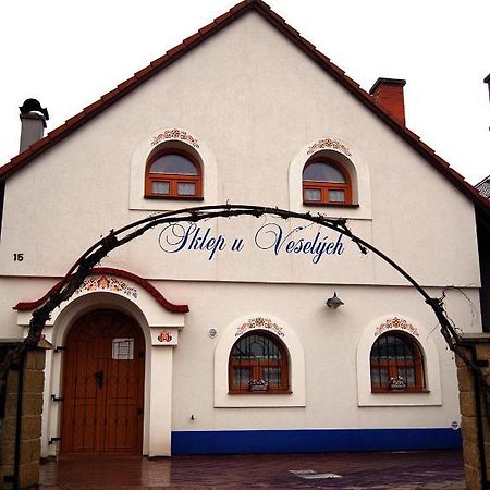 Sklep U Veselych Apartment Mutěnice Екстериор снимка