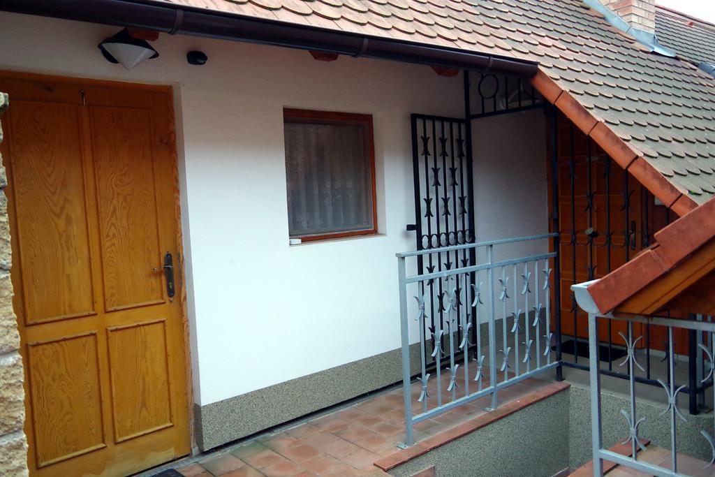 Sklep U Veselych Apartment Mutěnice Екстериор снимка