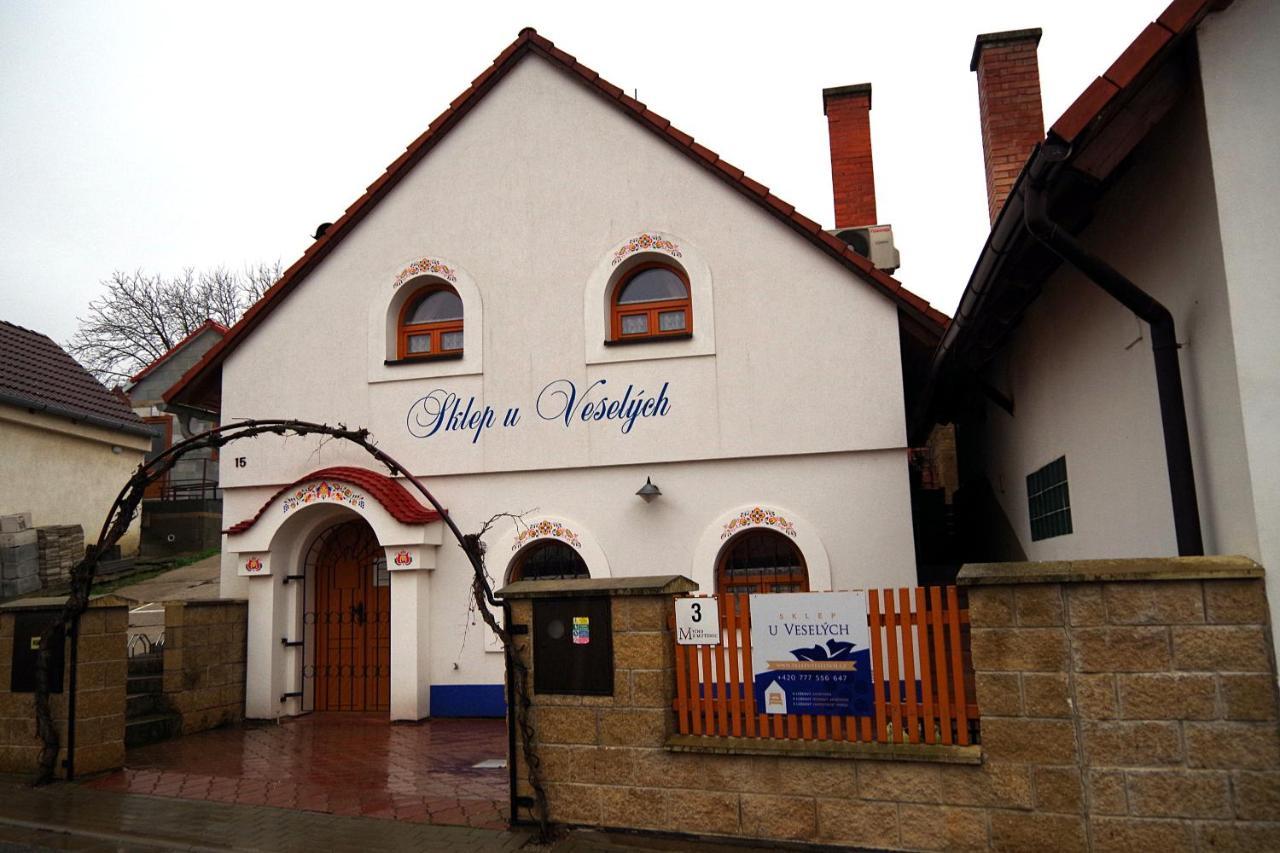 Sklep U Veselych Apartment Mutěnice Екстериор снимка