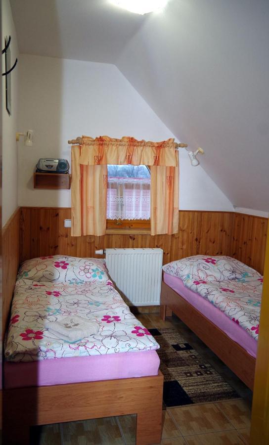 Sklep U Veselych Apartment Mutěnice Екстериор снимка