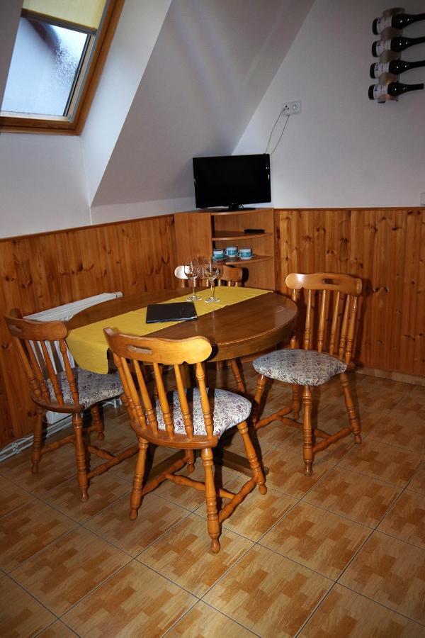 Sklep U Veselych Apartment Mutěnice Екстериор снимка